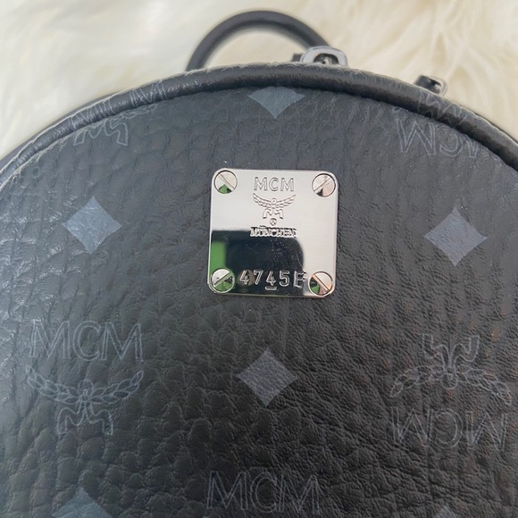 MCM mini stark bag🤍 - Picture 2 of 3